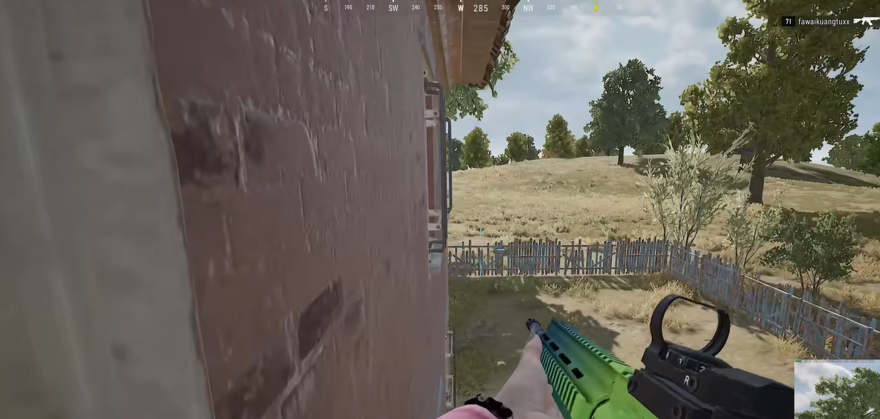 绝地求生大逃杀怎么爬到门上 绝地求生大逃杀怎么爬到门上